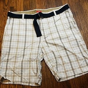 Izod Shorts (40)